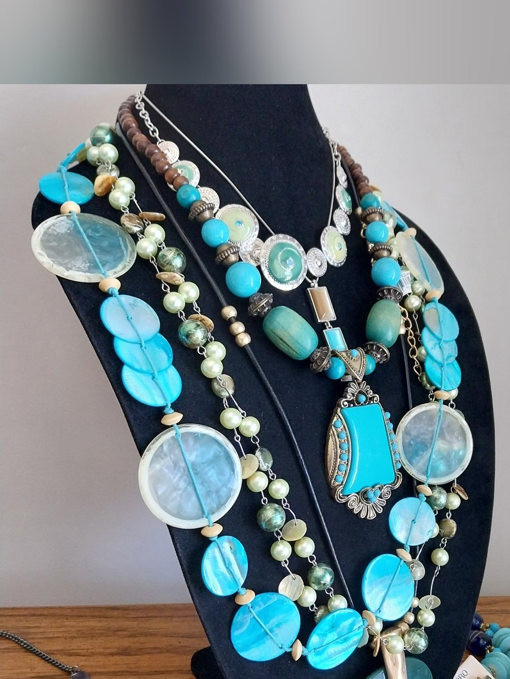 Assorted Turquoise & Gold Jewelry Lot - Picture 3 of 9
